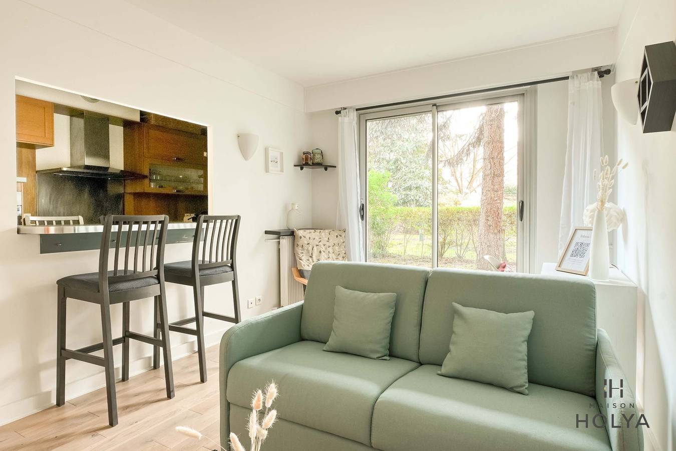 Entire apartment, Near Paris - La Populaire  in Vanves, Hauts-de-Seine