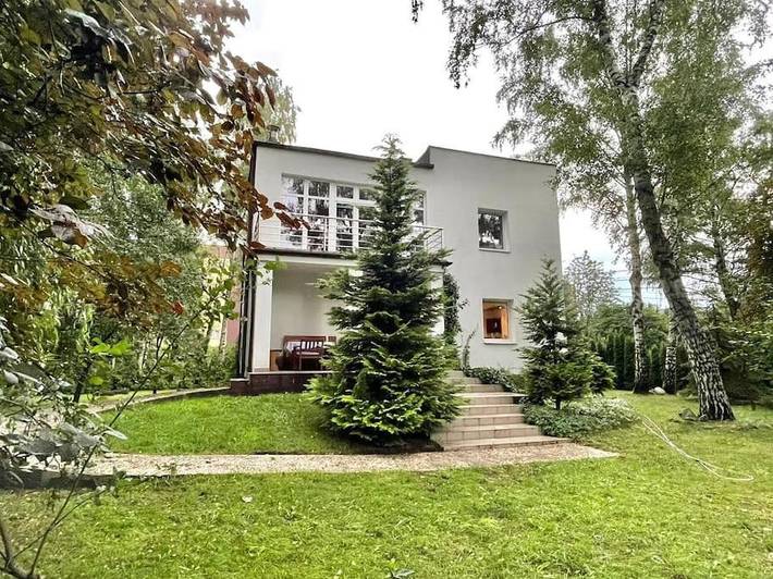 Dom wakacyjny dla 15 osób, z Balkon i Taras oraz Ogród i Widok w Milanówek
