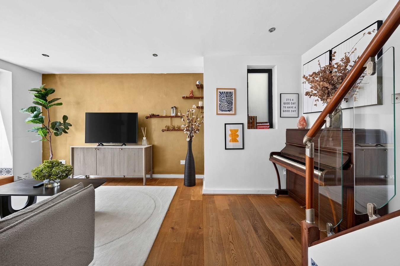 Entire apartment, Turville Street in London in Bethnal Green, London