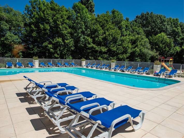 Holiday home on small park with poolview in Le Bourg, Parque Natural Regional Causses du Quercy