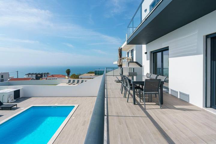 Casa de férias para 12 pessoas, com jardim e piscina e ainda vista em Atalaia