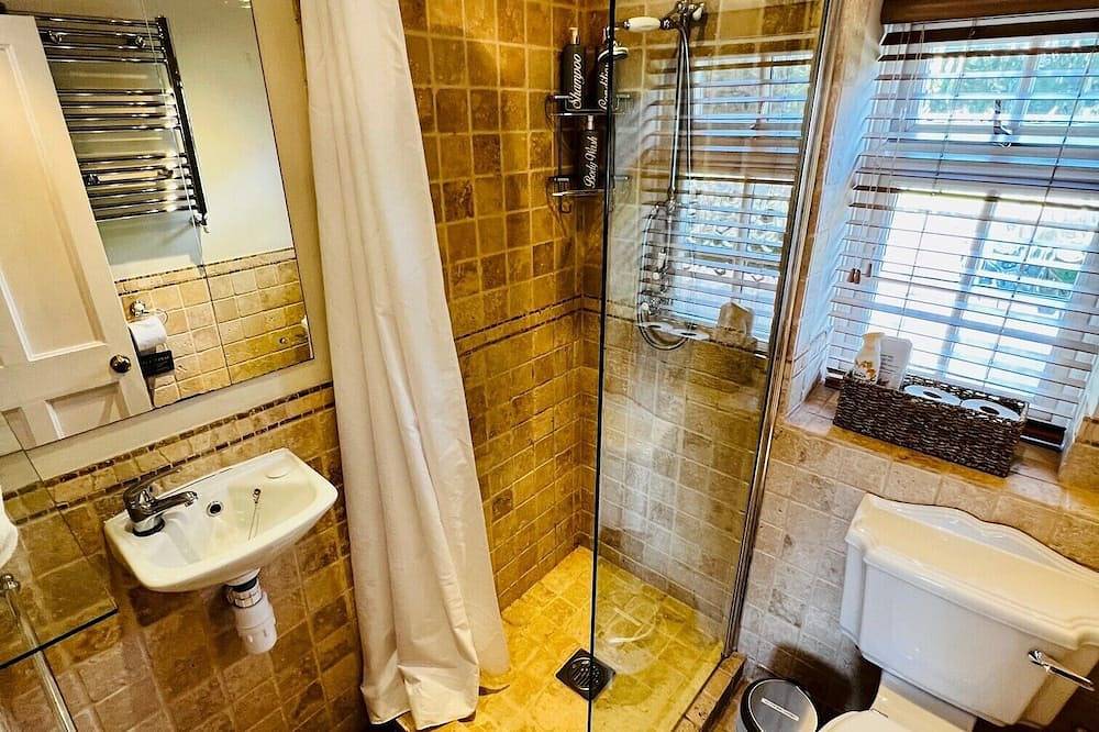 Apartamento entero, Pool House -Vista a la Piscina-Apartamento-Firma-Baño Privado in Woking, Surrey
