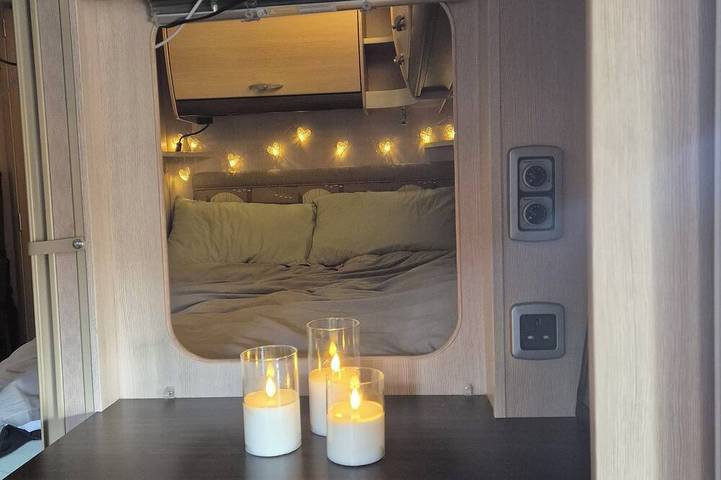 The Cosy Hide - a romantic, rural retreat in Cottenham, Cambridgeshire