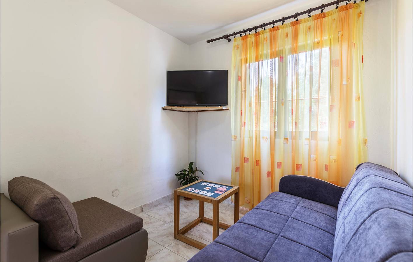 Ganze Ferienwohnung, Ferienwohnung für 4 Personen mit Garten in Peruski, Südküste Istrien