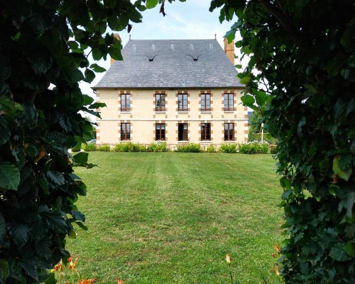 Gîte pour 10 personnes, avec Terrasse ainsi que Jardin et Vue