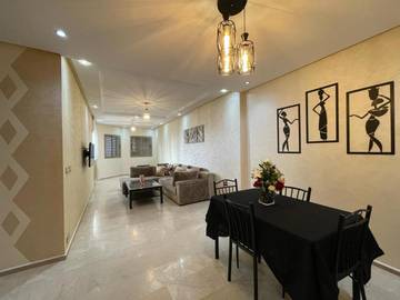 Gîte pour 5 personnes, avec balcon à Bouskoura