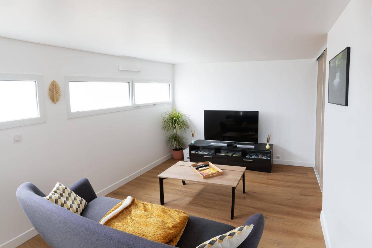 Appartement entier, One-Bedroom Apartment in Cébazat, Parc naturel régional des Volcans d'Auvergne