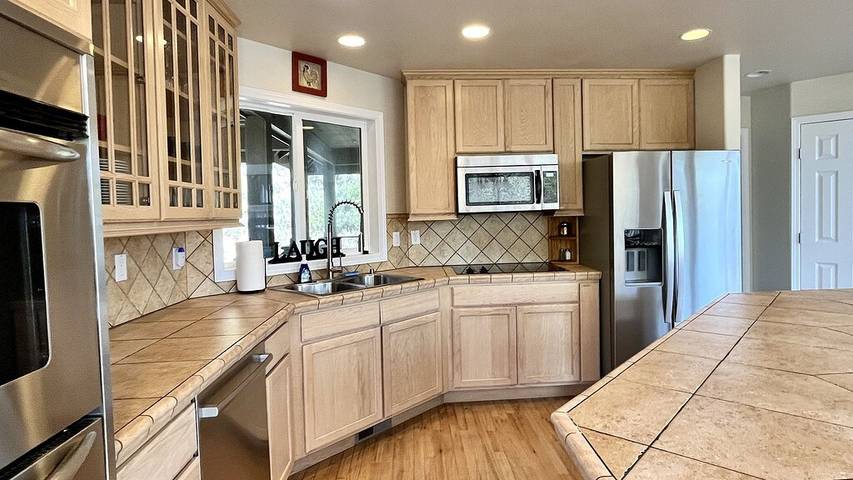 Vacation rental for 20 people, with hot tub and balcony in Lake Chelan