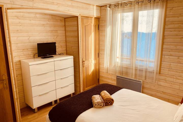 Apartamento vacacional entero, 2 room apartment in the center close to the slopes in Péone, Nizza Region