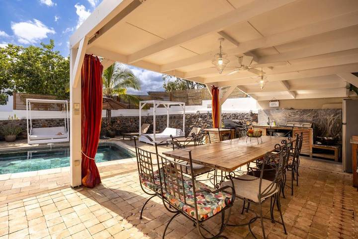 Villa pour 13 personnes, avec piscine et balcon dans Saint-Gilles les Bains - 2