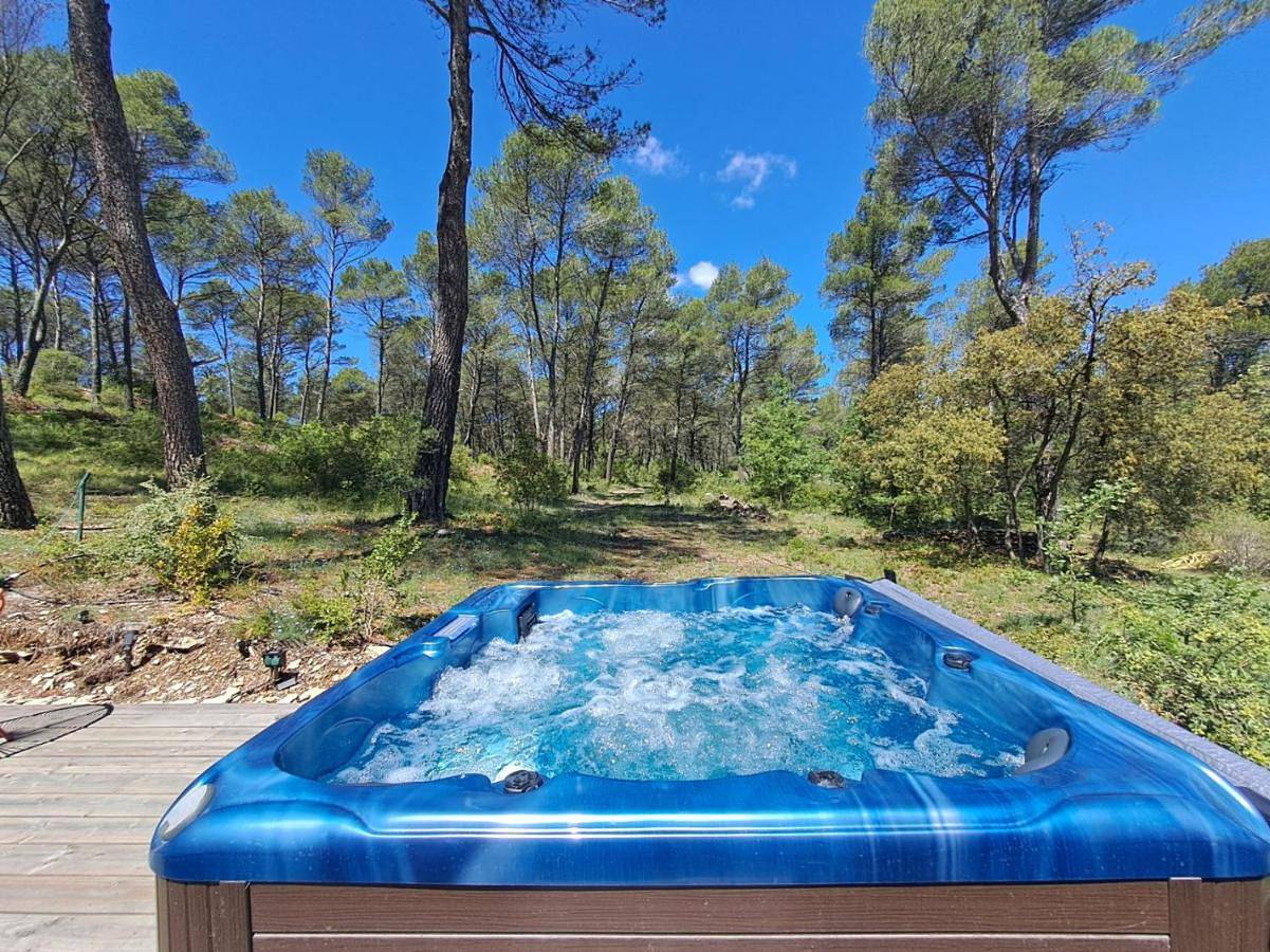 Appartement entier, One-Bedroom House in Venelles, Région d'Aix-en-Provence