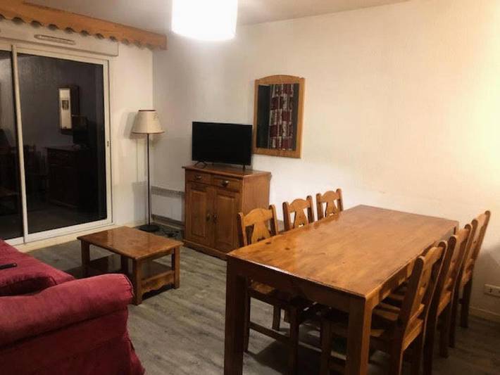 Gîte pour 8 personnes, avec piscine et balcon, animaux acceptés à Gouaux-de-Larboust