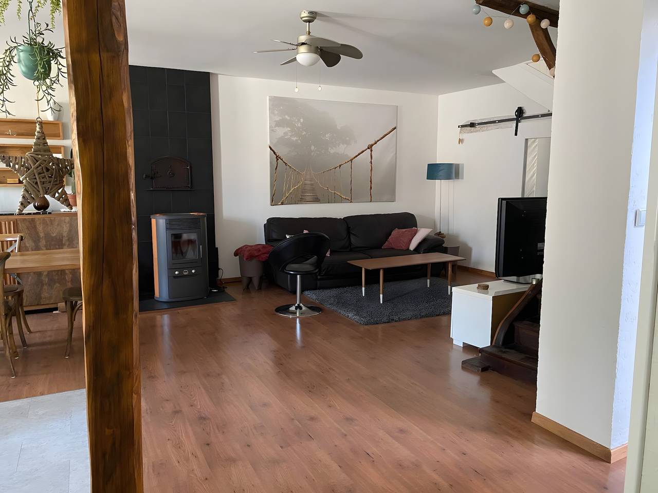 Gran casa de pueblo con Wi-Fi en Cazavet in Cazavet, Parque Natural Regional de los Pirineos de Ariège