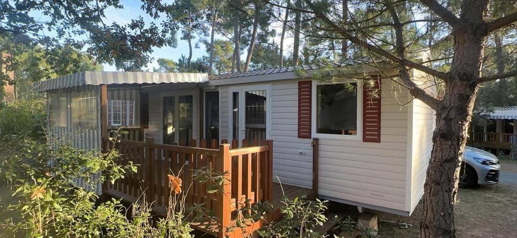 Camping pour 8 personnes, avec piscine et terrasse dans La Palmyre