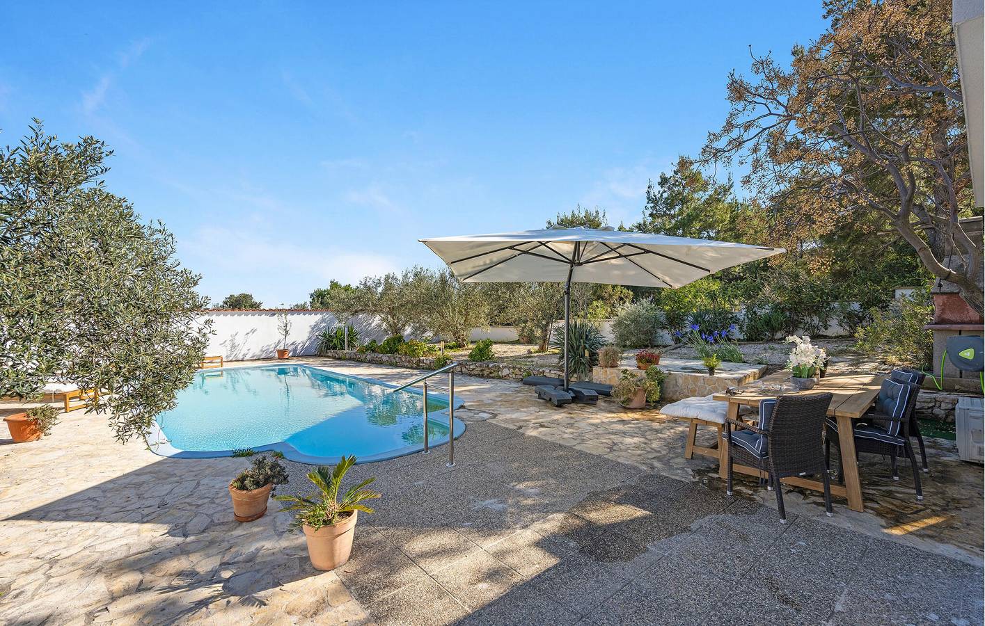 Ganze Ferienwohnung, Ferienwohnung für 8 Personen mit Pool in Jezera, Murter