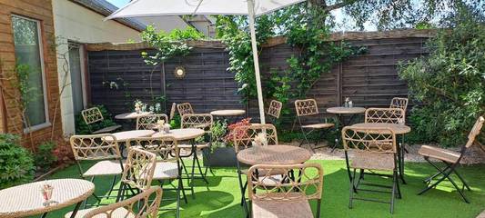Hôtel pour 2 personnes, avec terrasse et jardin à Auvers-sur-Oise