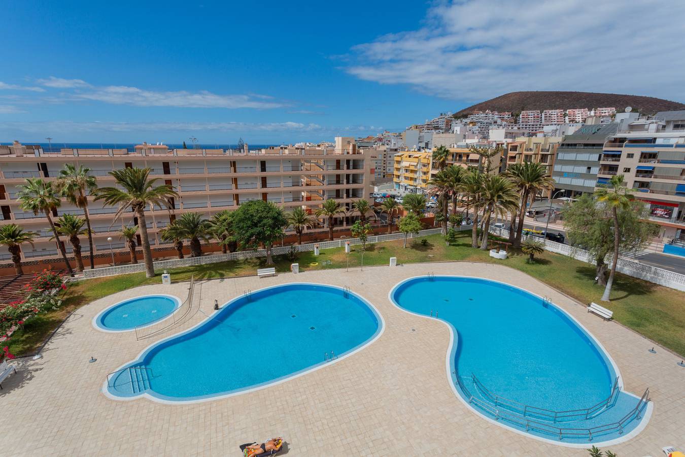 Ganze Wohnung, Ferienwohnung 'Lovely Nice Los Cristianos' mit Meerblick, Gemeinschaftspool und Wlan in Los Cristianos, Arona