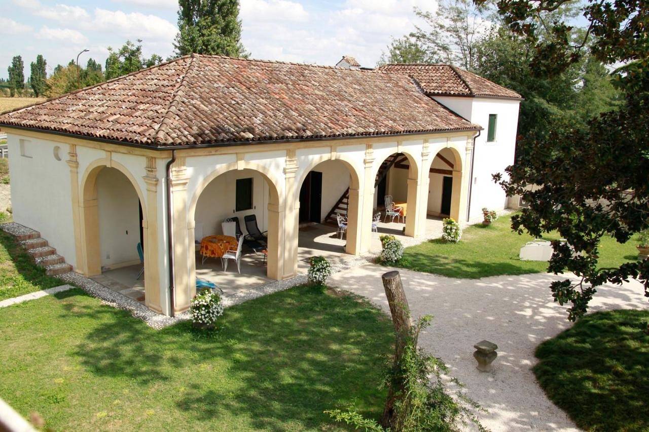Appartamento intero, Three-Bedroom Apartment- Split Level in Mira, Provincia di Venezia