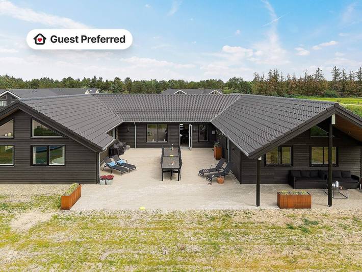 Ferienhaus für 20 Personen, mit Whirlpool und Pool sowie Terrasse, mit Haustier in Houstrup Strand