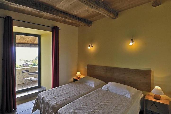 Location de vacances pour 6 personnes, avec jardin et vue dans Sévérac-d'Aveyron - 2