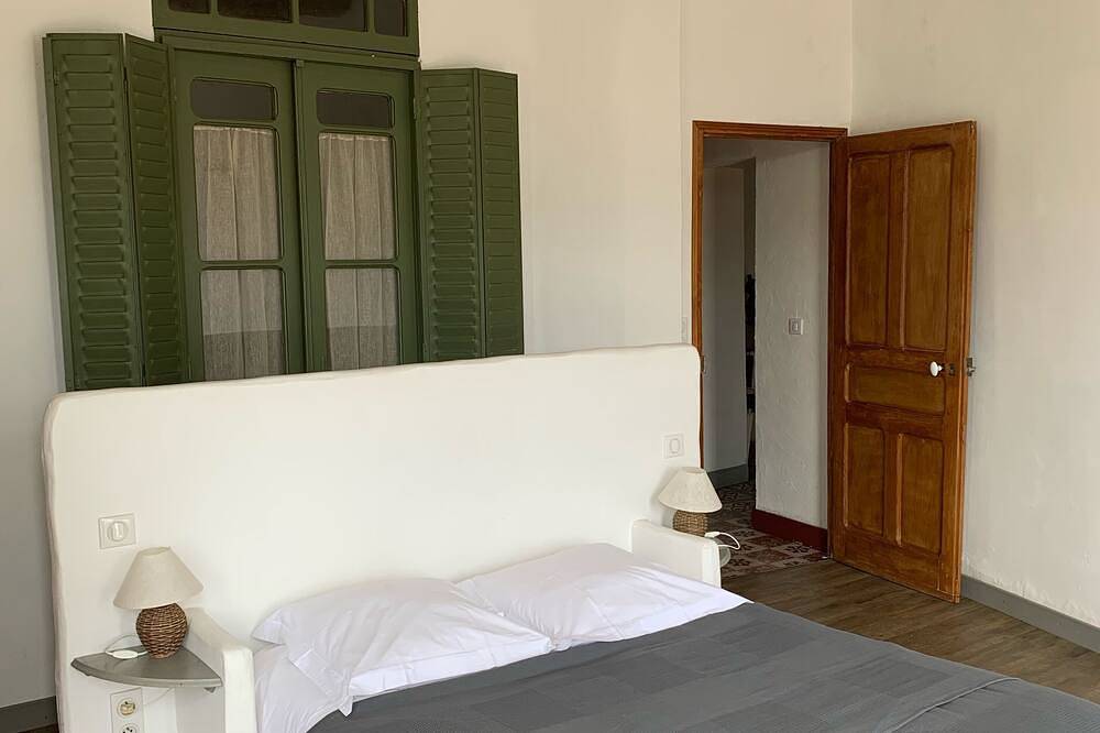 Character house, Mas du 17è,quiet,private pool 9x4,5m,air-conditioned,near Uzes in Le Pin, Nimes und Umgebung