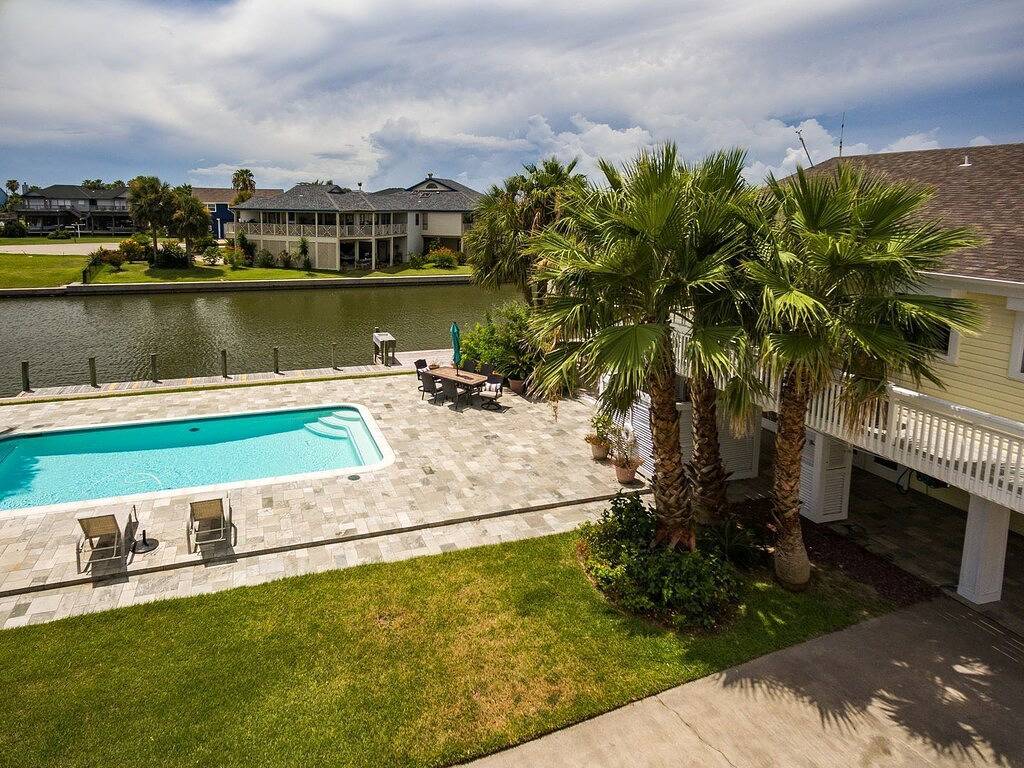 Vacation Home for 14 Guests in Galveston Island, Galveston