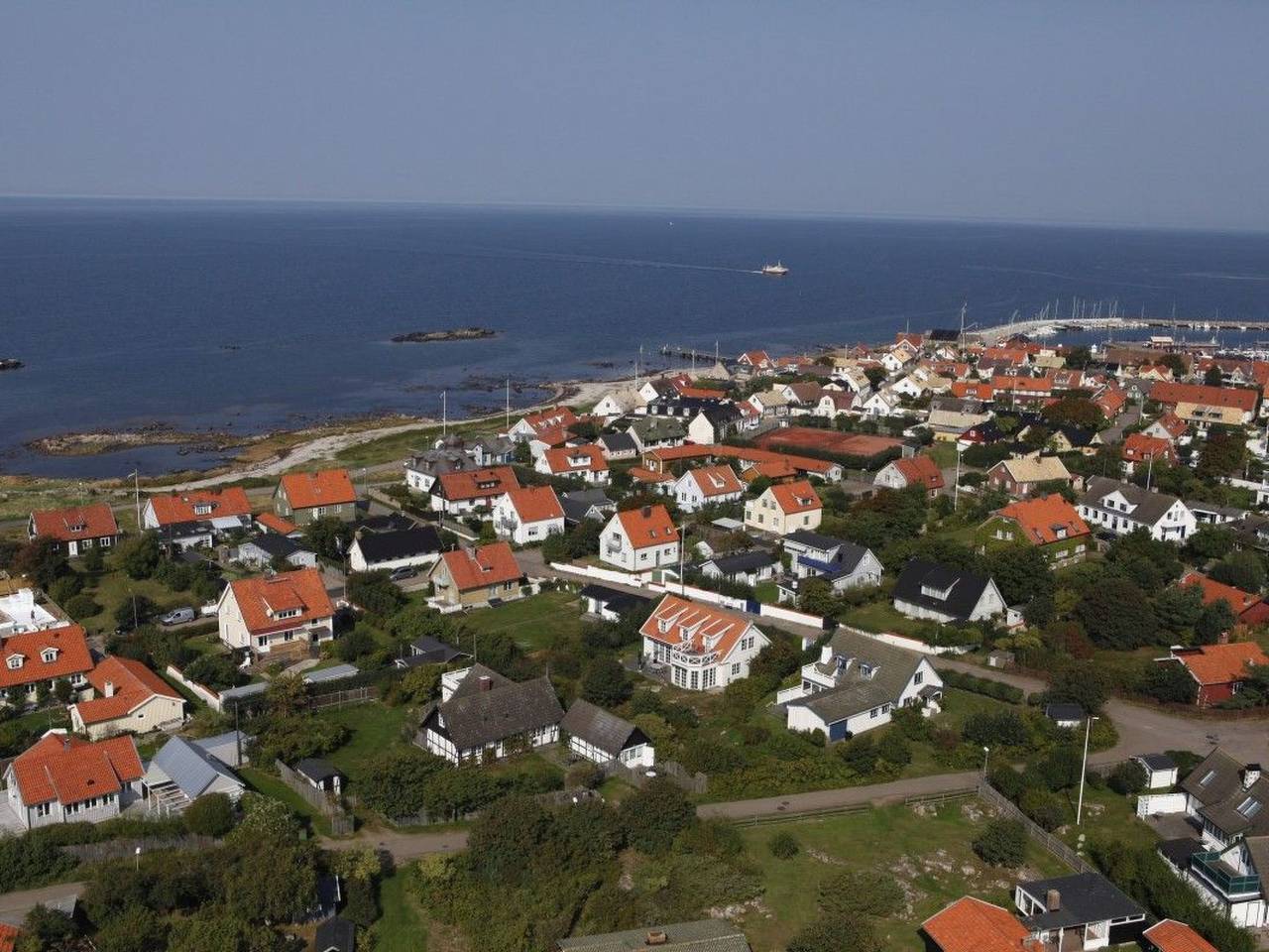 "Torekov" mit Blick auf das Wasser in Bjärehalvön