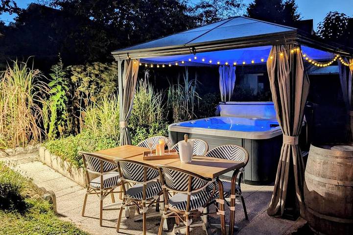 Holiday home for 6 people, with balcony and hot tub - 1