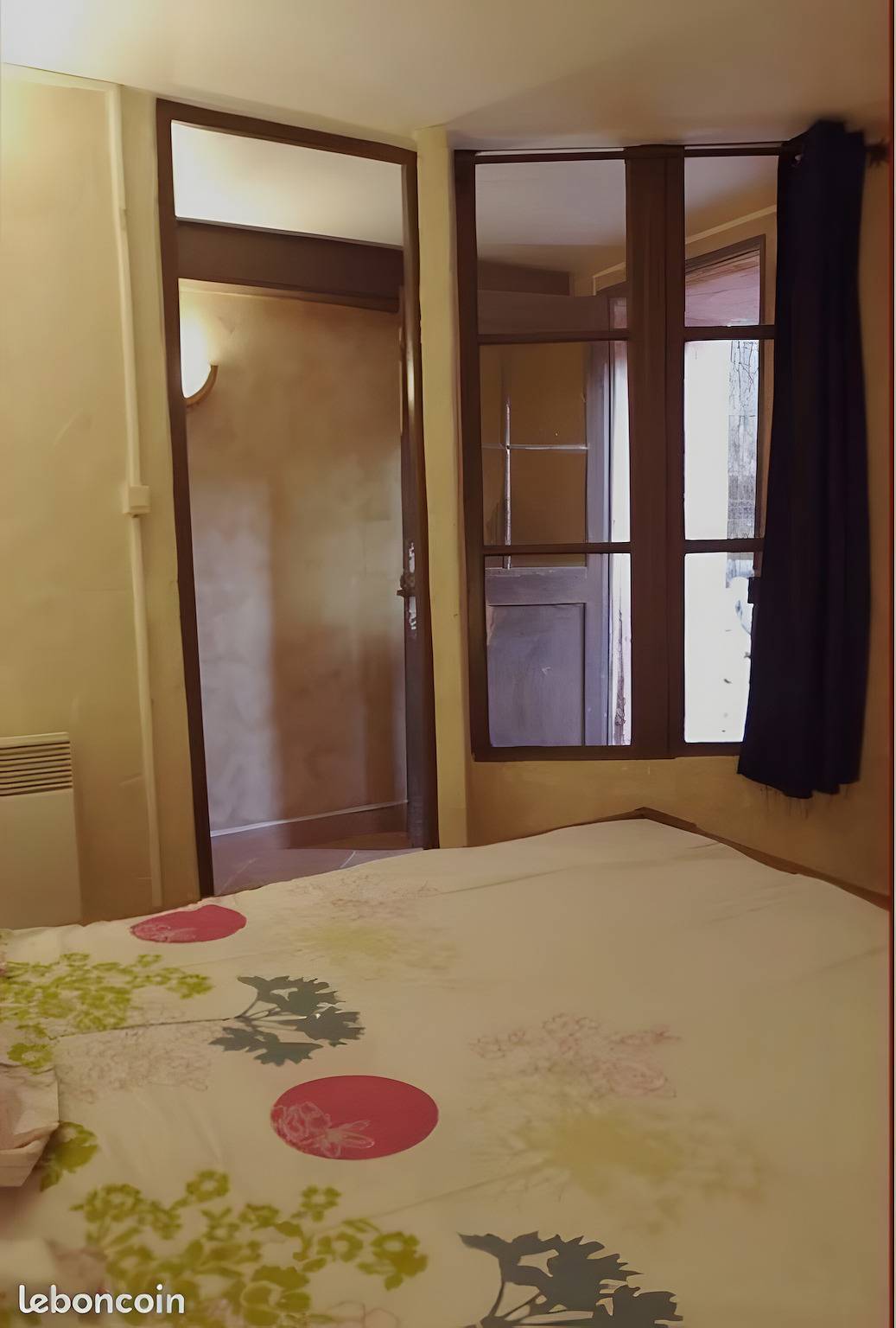 Apartamento entero, Apartamento 'De Charme En Ardèche' con jardín privado y Wi-Fi in Aubenas, Ardèche