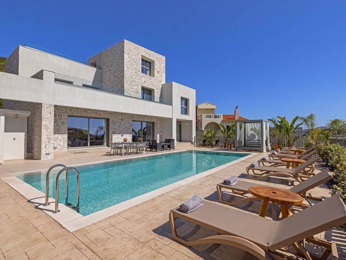 Ferienhaus für 10 Personen, mit Pool und Garten in Afantou