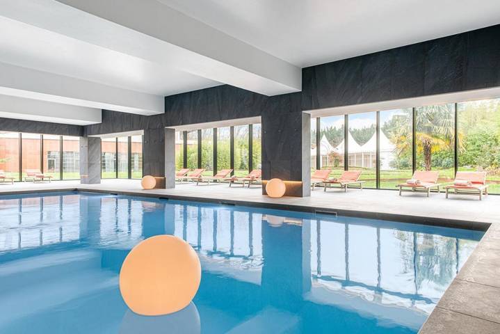 Hôtel pour 2 personnes, avec sauna ainsi que jardin et piscine à Ferrières-en-Brie