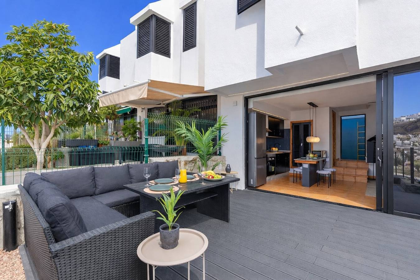 Ferienhaus 'Arizona's Bay' mit Meerblick, Gemeinschaftspool und privater Terrasse in Mogán, Gran Canaria Süd