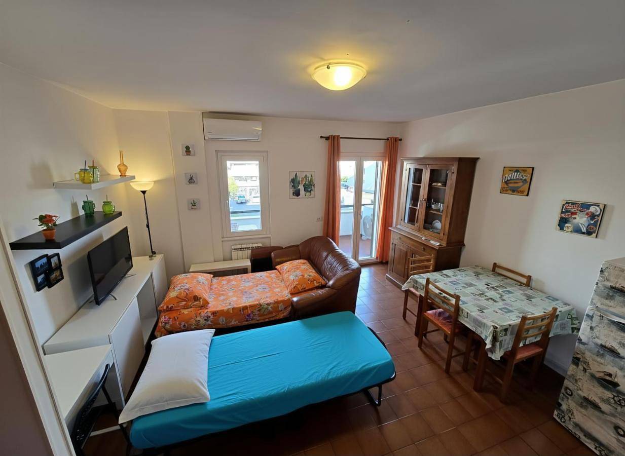 Appartamento intero, La casetta di Francesco - Relax - Mare - Treno 20' Roma in Marina di Cerveteri, Cerveteri