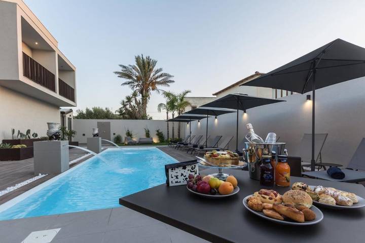 Maison d’hôte pour 2 personnes, avec Jacuzzi et Terrasse ainsi que Jardin et Piscine à San Leone