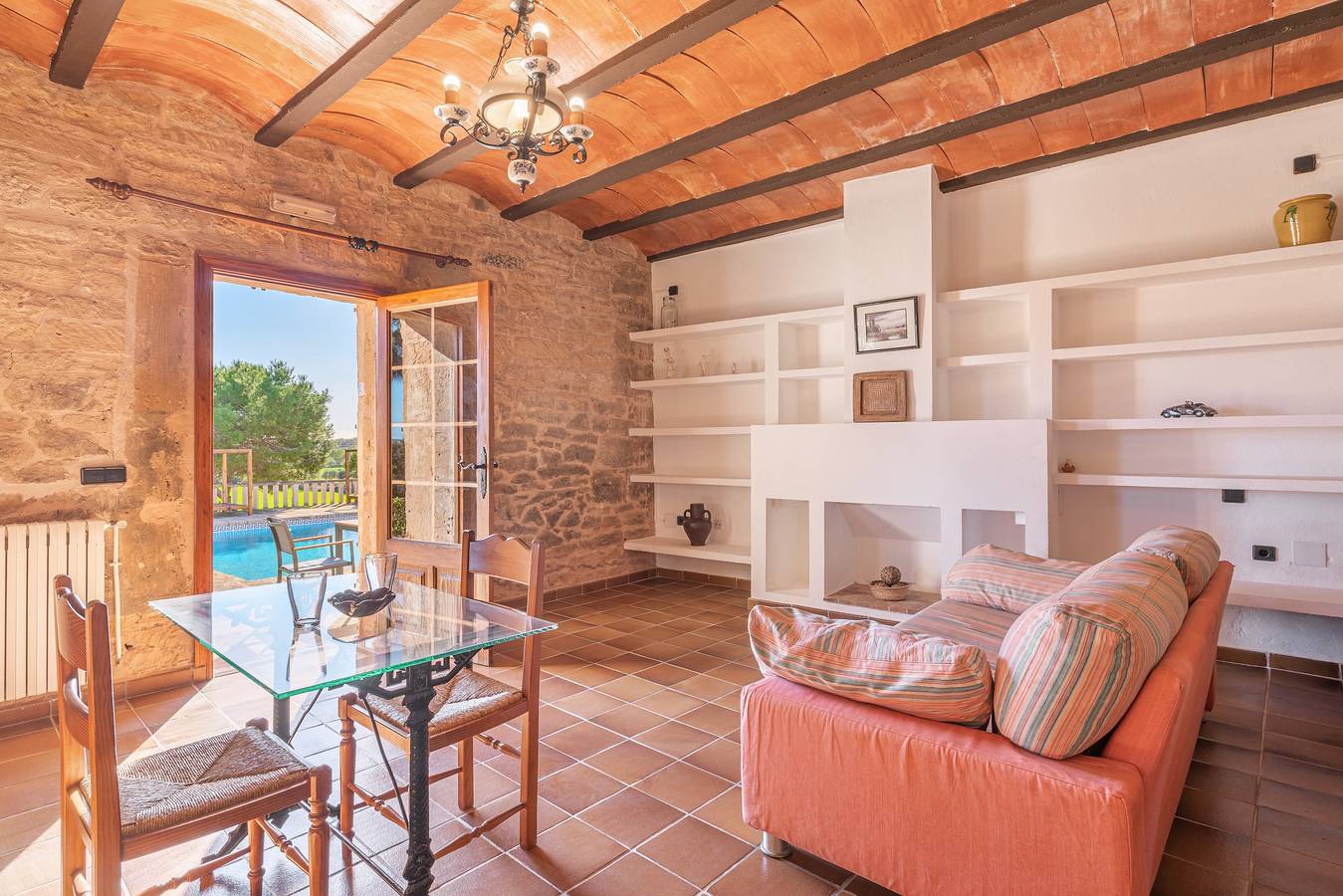 Ganze Wohnung, Ferienwohnung "Es Turo d'Eivissa" mit Pool, Wlan, Terrasse & Garten in Ses Salines, Mallorcas Küste