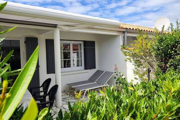 Gîte pour 6 personnes, avec terrasse dans Plage de Matha