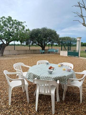 Gîte pour 6 personnes, avec jardin et vue à Le Cailar