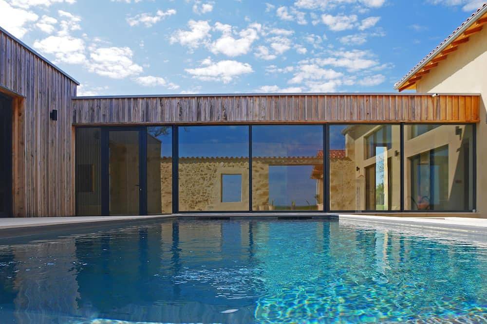Gite Le Biau classé 5 étoiles, piscine, campagne Gers in Castillon-Debats, Gers