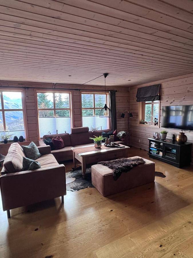 Ferienhaus für 8 Personen, mit Whirlpool und Terrasse sowie Sauna und Ausblick in Odda - 2