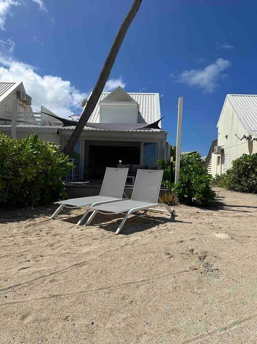 Location de vacances pour 4 personnes, avec vue et piscine ainsi que terrasse et jardin dans Nettlé Bay - 4