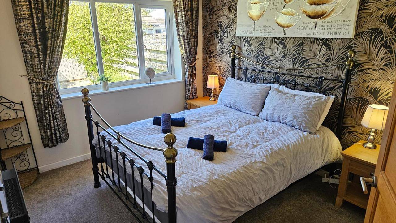 Three-Bedroom House in Fairbourne, Snowdonia