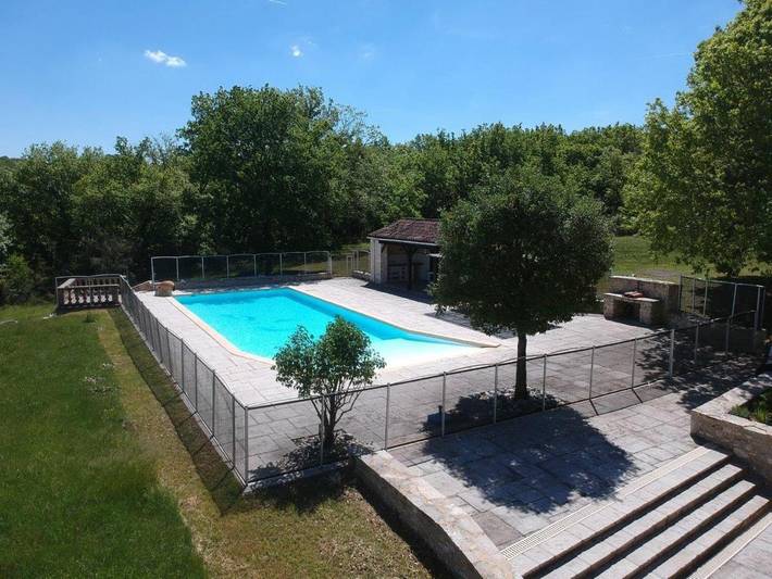 Location de vacances pour 6 personnes, avec piscine ainsi que vue et jardin, animaux acceptés à Gourdon - 3