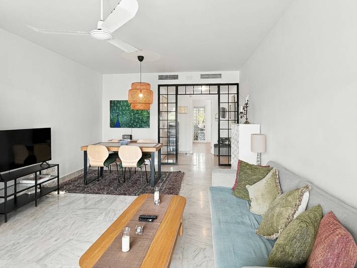 Ganze Wohnung, Las Adelfas 1st Floor with Pool Views in San Pedro de Alcántara, Marbella