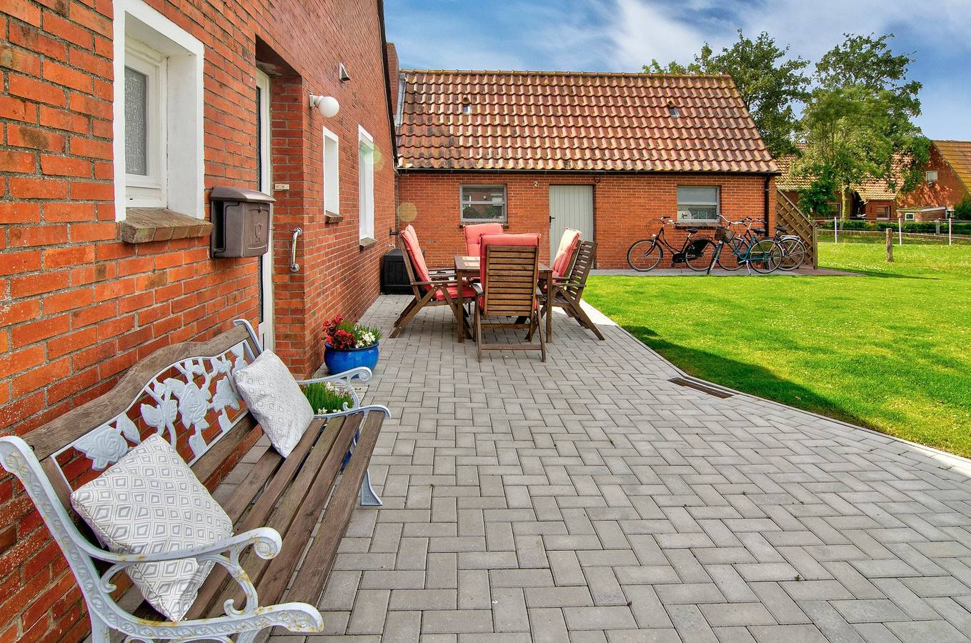Holiday Home 'Huus Karoline' with Garden & Wi-Fi in Hagermarsch, Nordseeküste