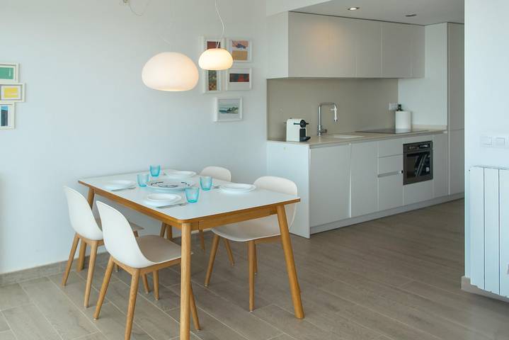 Apartamento entero, Piso Elena – Primera Línea con vistas espectaculares – 4/5 personas in Platja Gran de Palamós (Calonge), Palamós