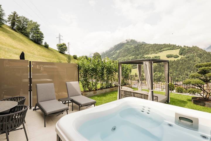 Hütte für 4 Personen, mit Balkon und Whirlpool im Passeiertal