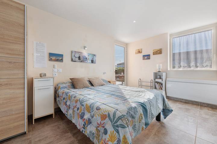 Guest Room 'Chez Odile' near the Beach and Gr34 Trail in Plougoulm, Ceinture Dorée