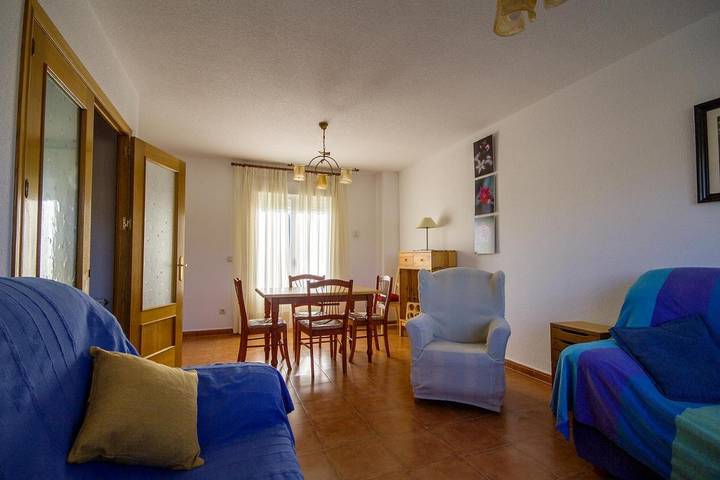 Apartamento para 5 personas, con Balcón además de Terraza y Vistas en Burgohondo