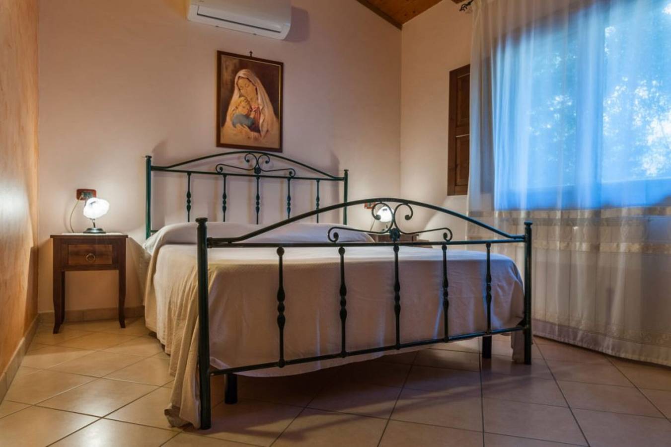 Cabina 'Frantoiana' con vista sulle montagne, Wi-Fi e aria condizionata in Stella Cilento, Cilento