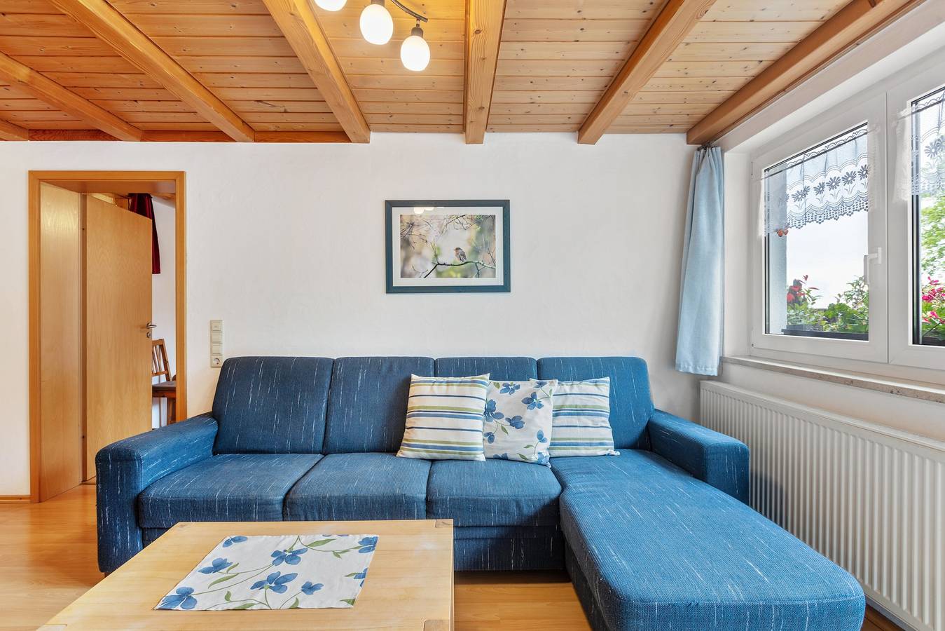 Ganze Wohnung, "Schwalbennest", die große Ferienwohnung im Erdgeschoss bietet Platz für 2 bis 5 Personen. in Dachsberg, Südschwarzwald